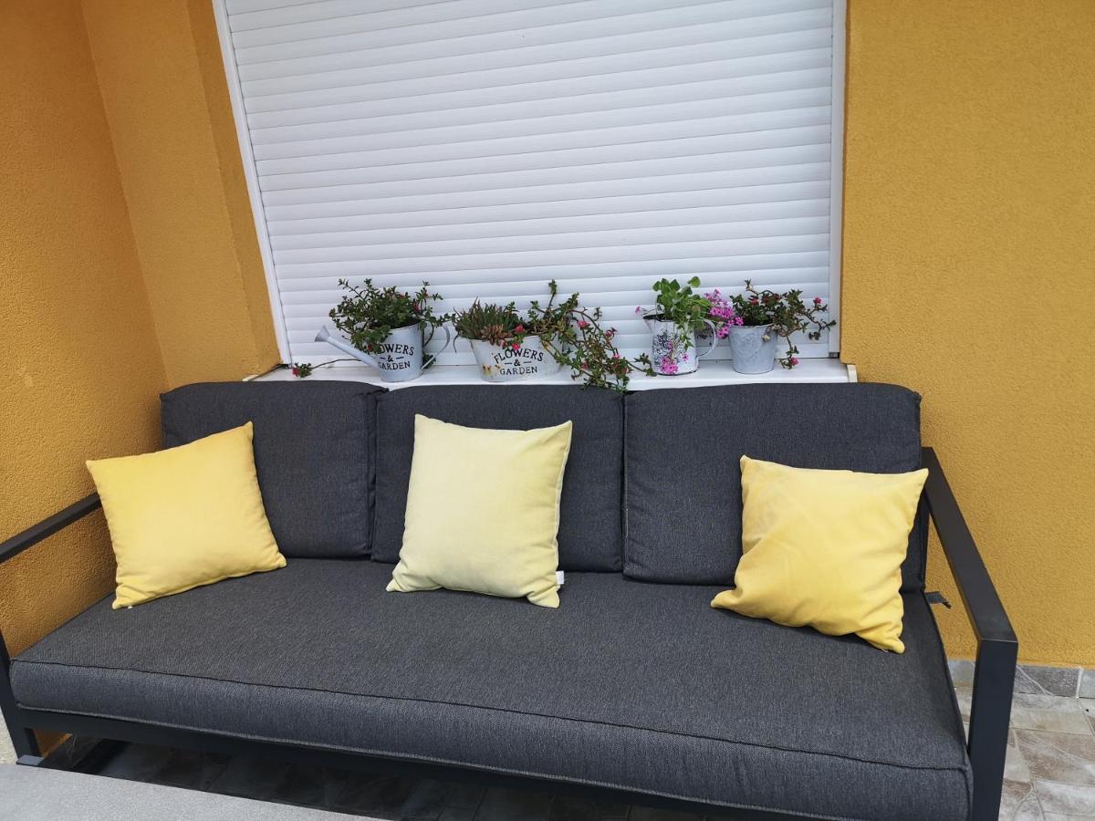 Bella Vista Apartment Требине Екстериор снимка